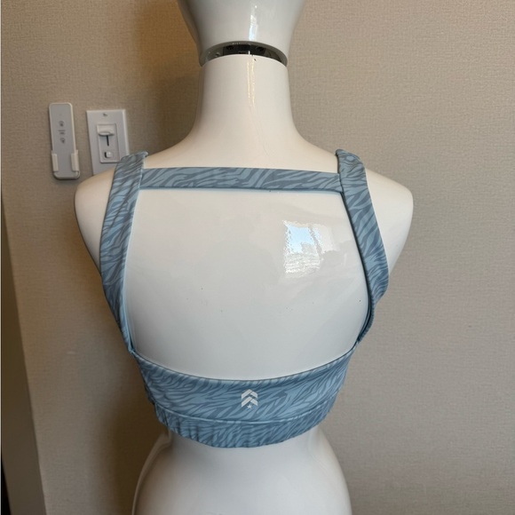 Barry’s Blue Open Back Sports Bra with Elastic Hem - Picture 4 of 5